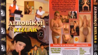 Ezik Üvey Kardeşi Ayağını Yalamak İçin Para Verince Başka Gotik Kızlar Getirdi